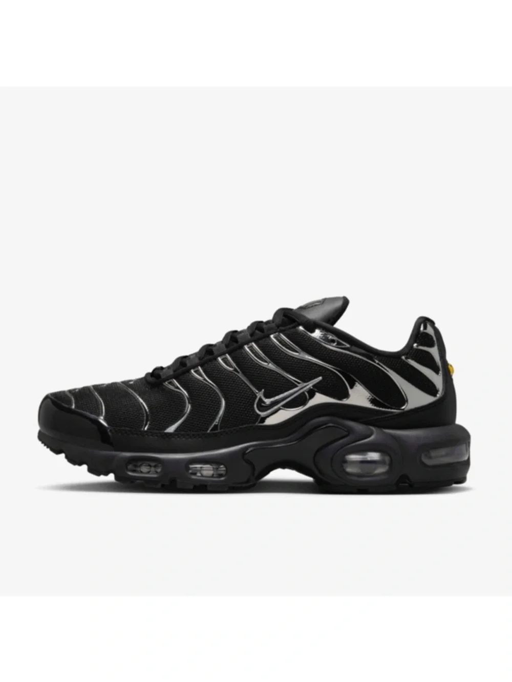 Nike Women's Black and Grey Sneakers - Picture 6 of 6